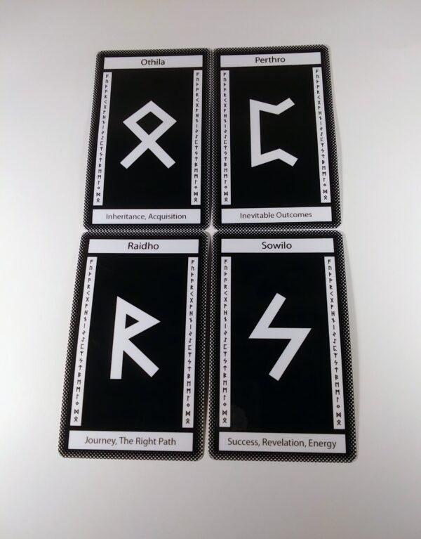 Black Glass Rune Cards by Wayuką́